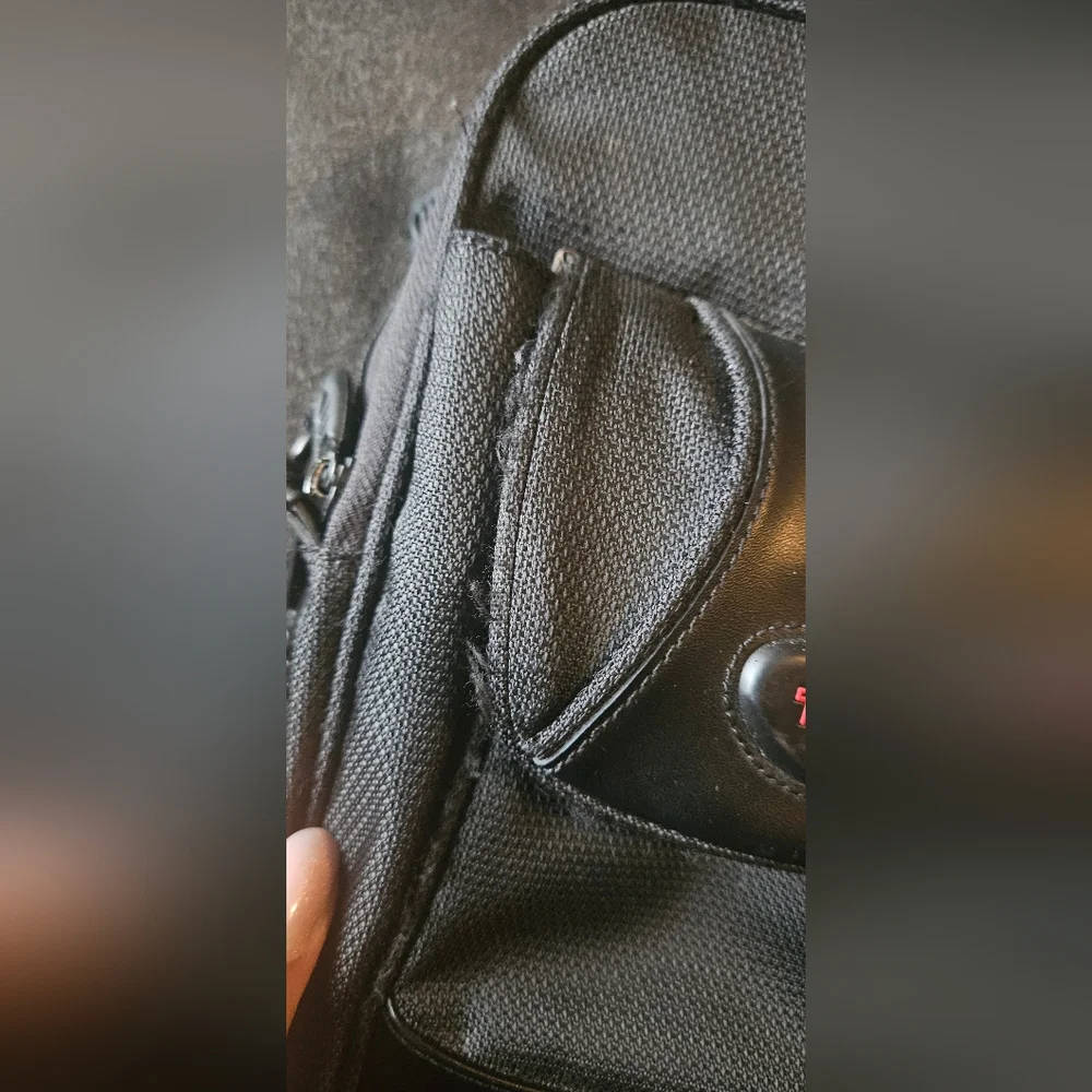 TUMI 580C Men's Black Nylon Messenger Crossbody Bag